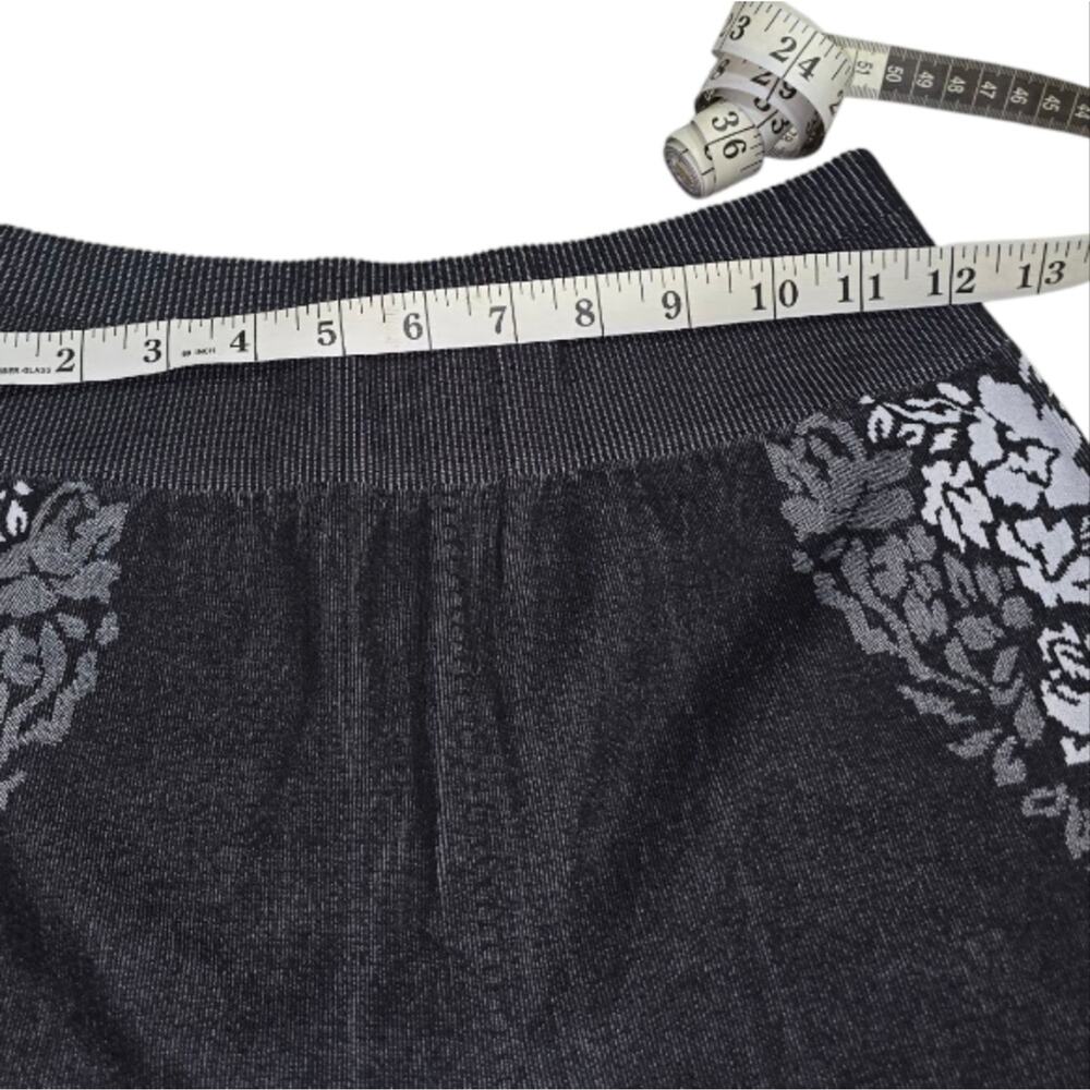 Fabletics Floral Patterned Black And Gray Women's… - image 4